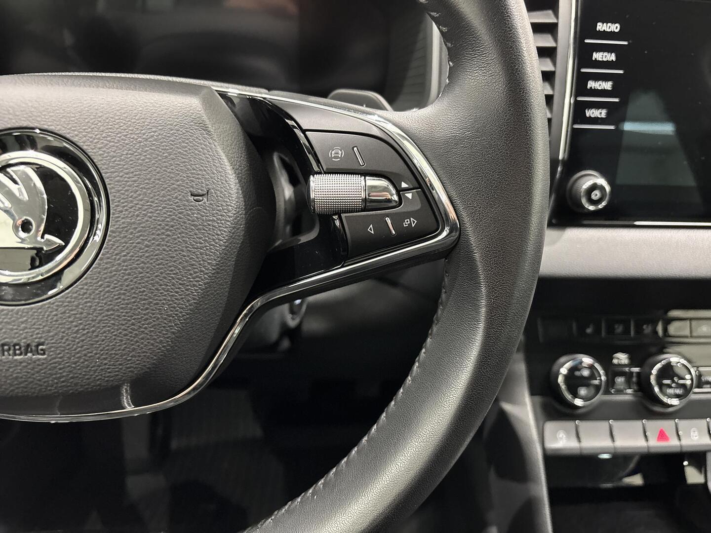 SKODA Karoq 2023
