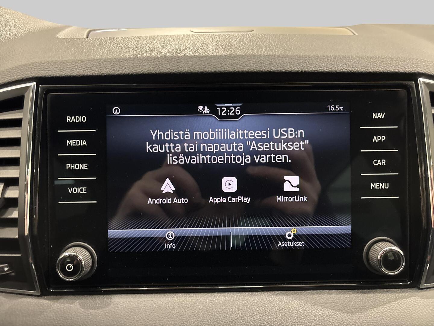 SKODA Karoq 2023