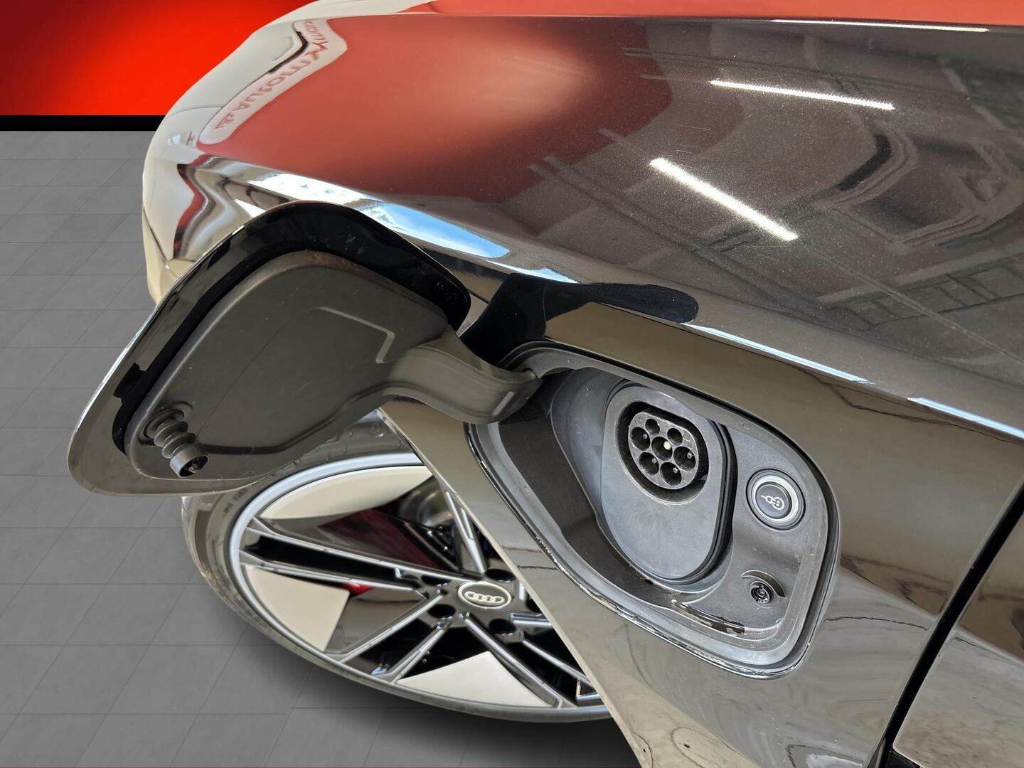 AUDI E-TRON GT RS 2022