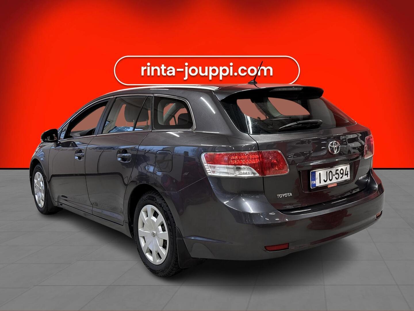 TOYOTA Avensis 2010