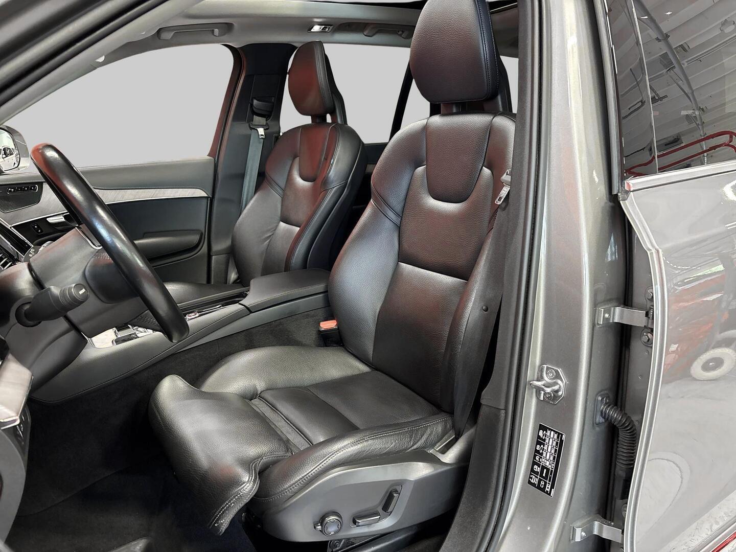 VOLVO XC90 2021