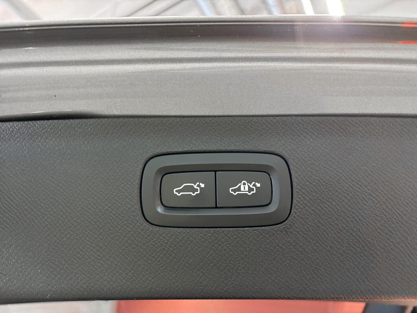 VOLVO XC90 2021