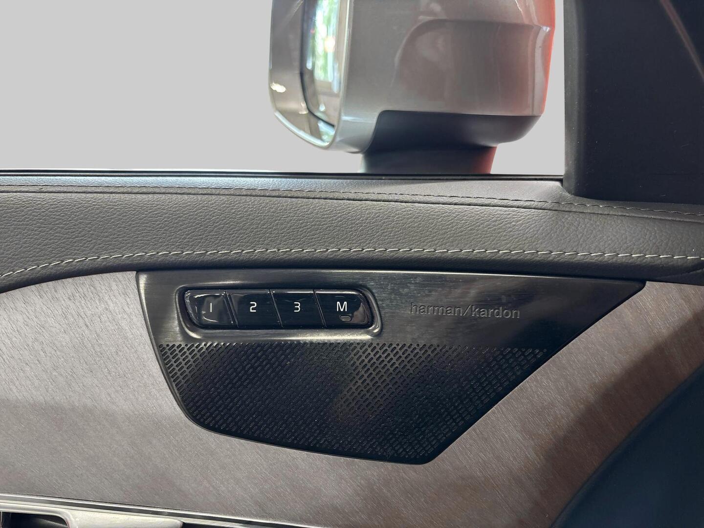 VOLVO XC90 2021