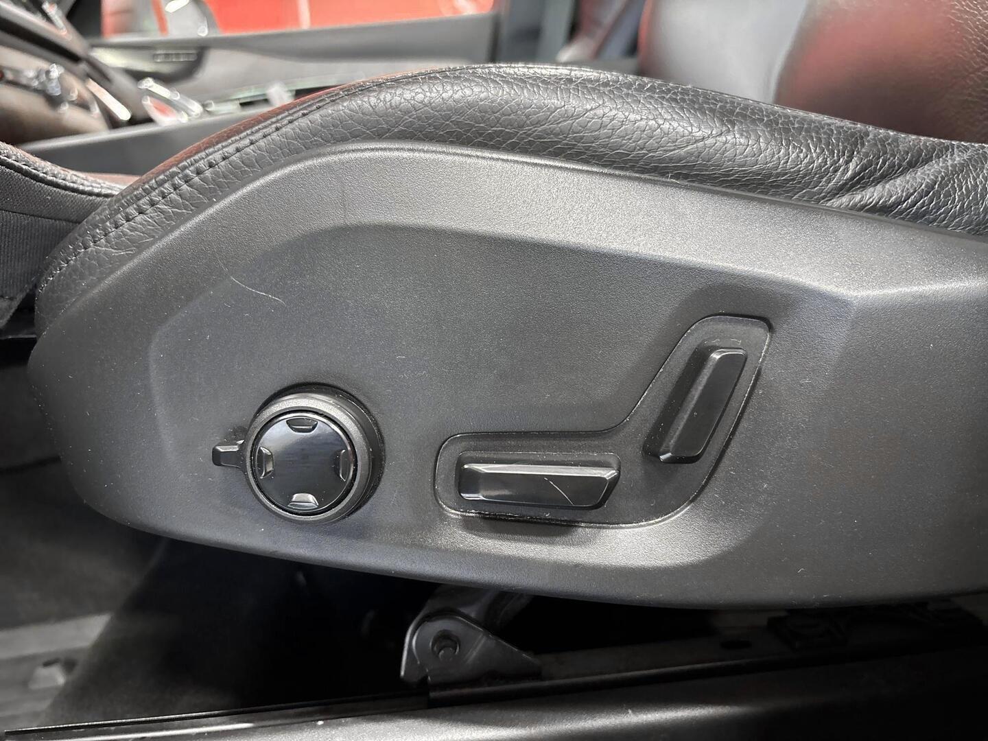 VOLVO XC90 2021
