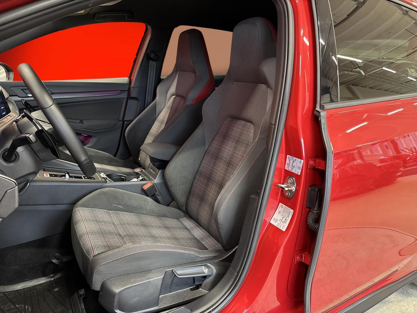 VOLKSWAGEN Golf 2021