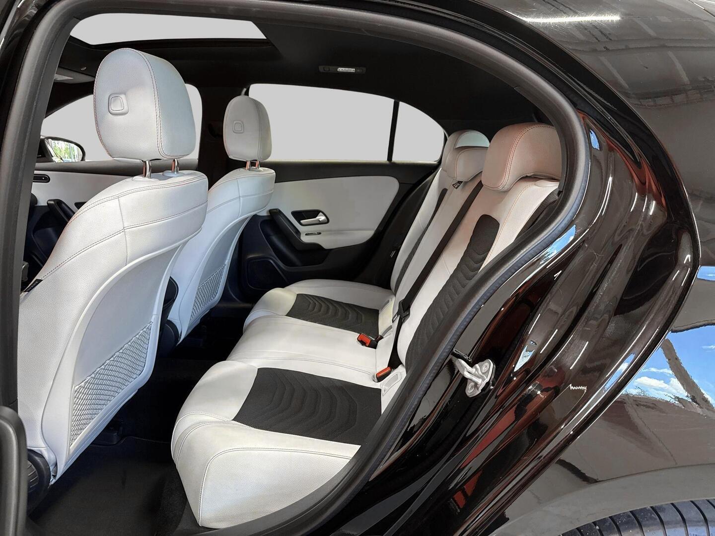 MERCEDES-BENZ A 2021