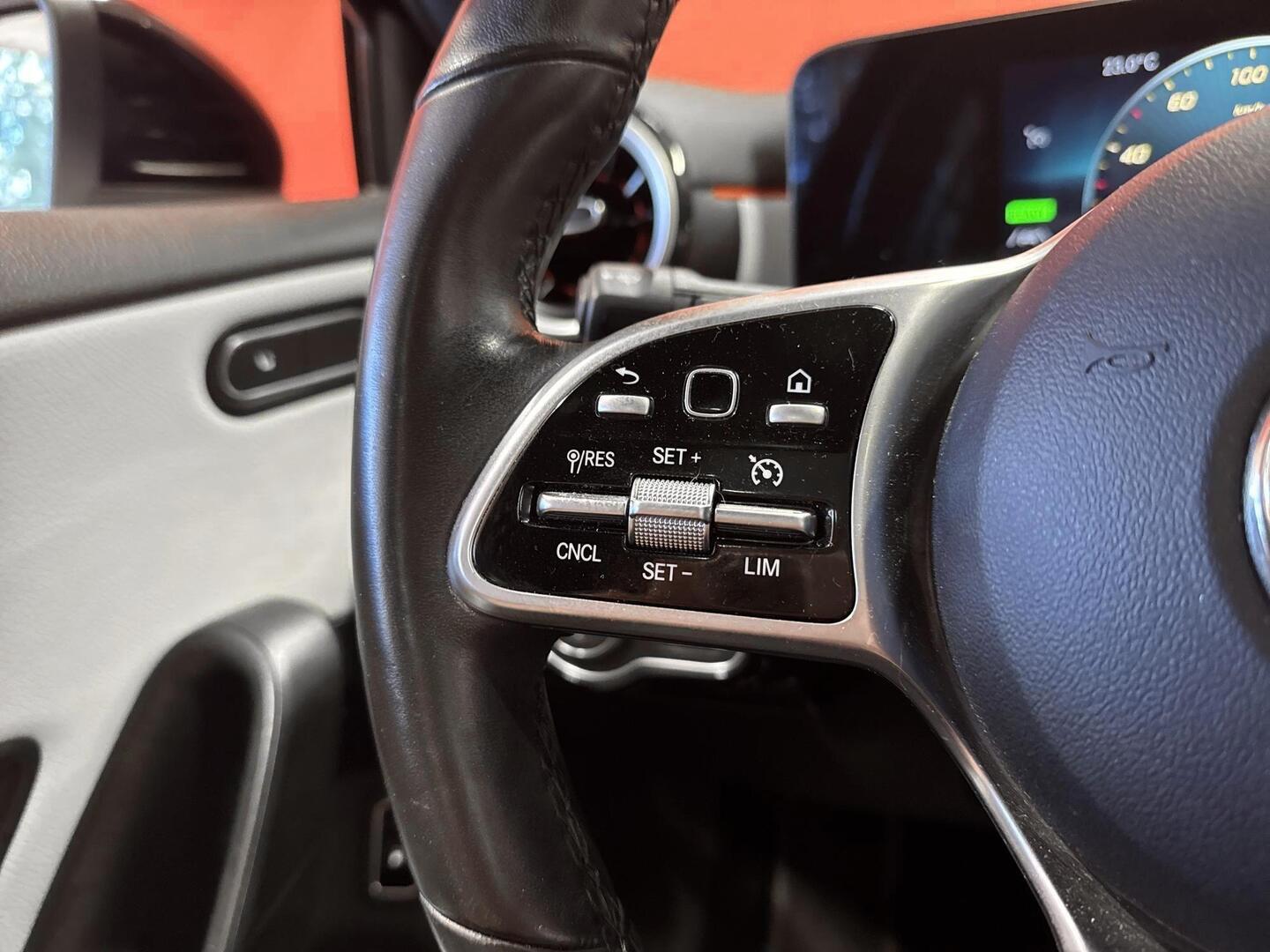 MERCEDES-BENZ A 2021