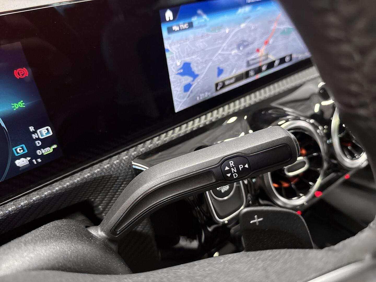 MERCEDES-BENZ A 2021