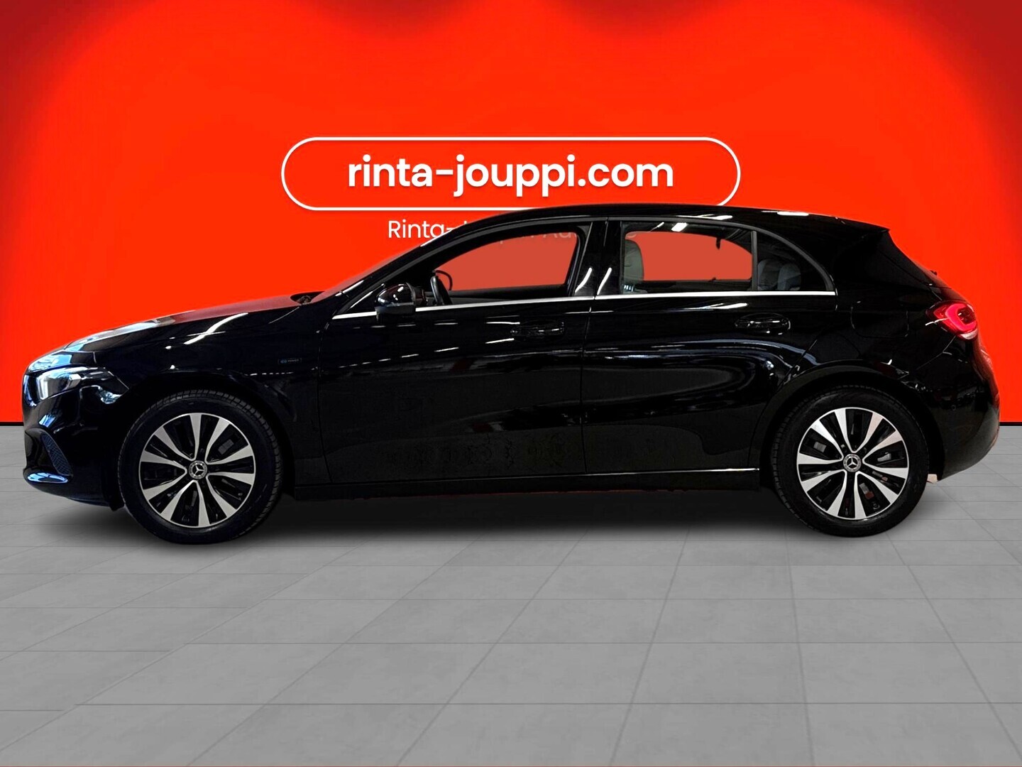 MERCEDES-BENZ A 2021
