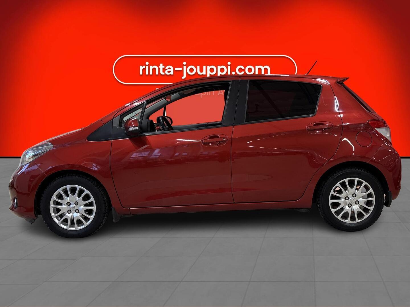 TOYOTA Yaris 2013