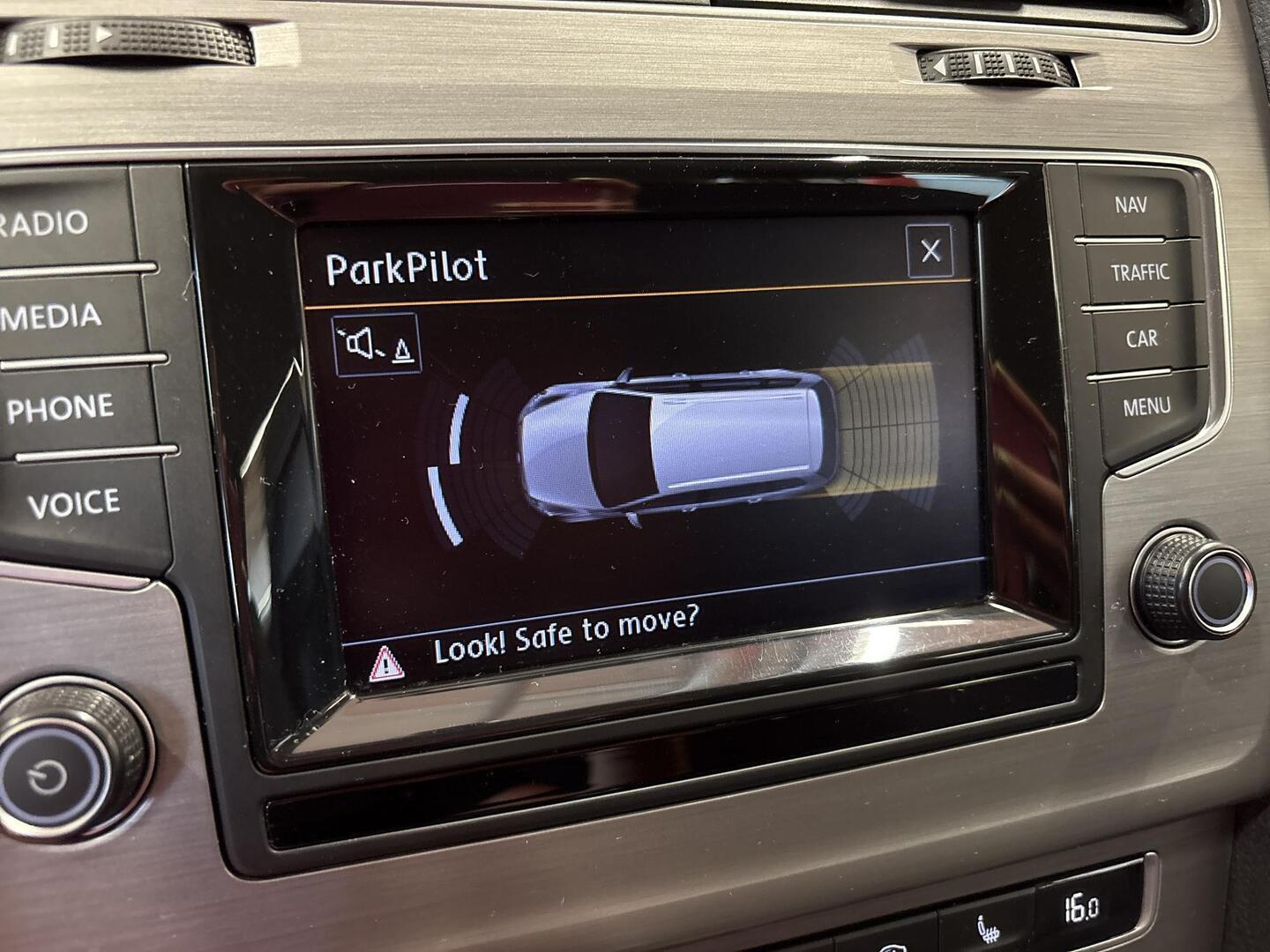 VOLKSWAGEN Golf 2014