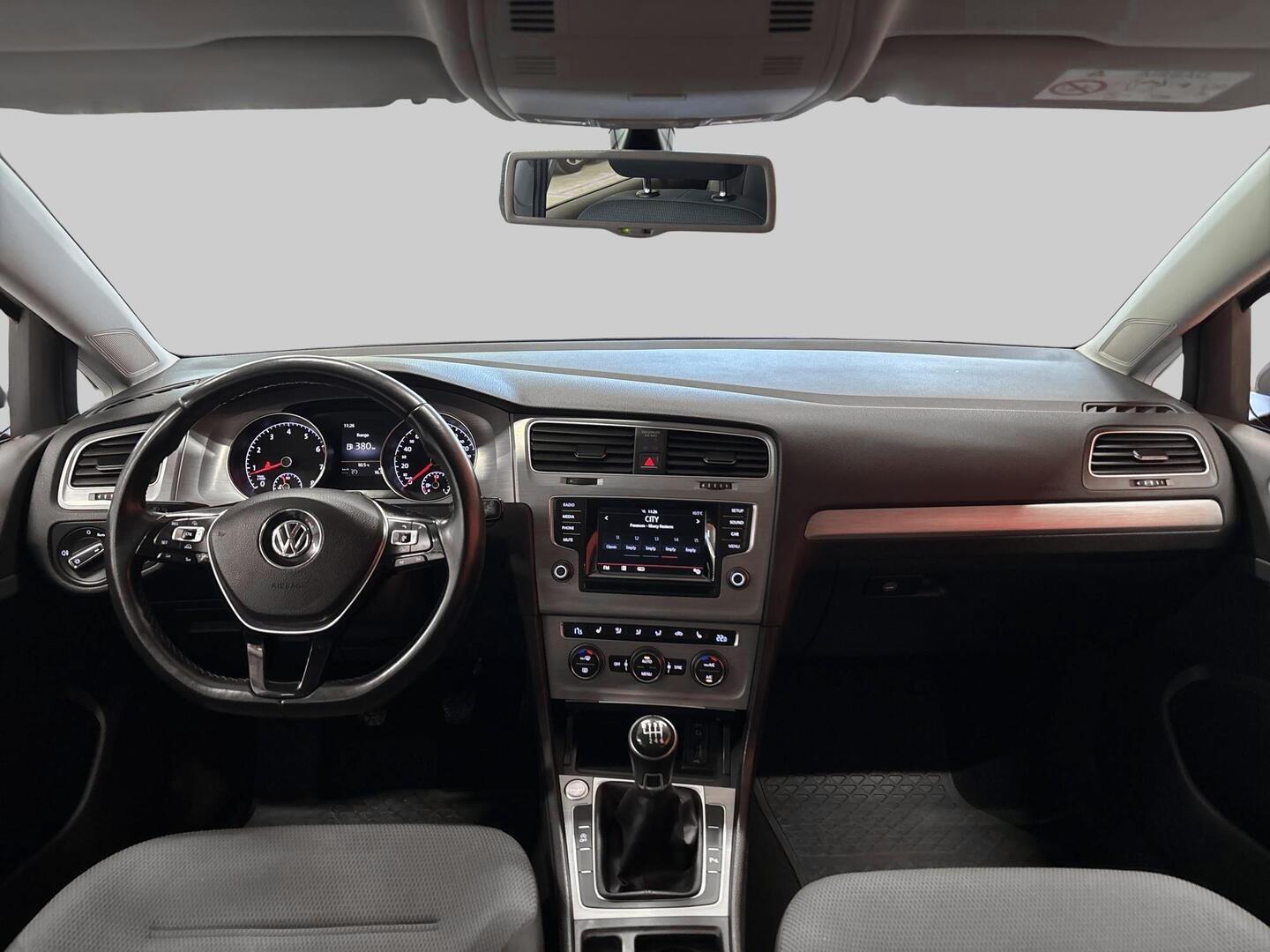 VOLKSWAGEN Golf 2015