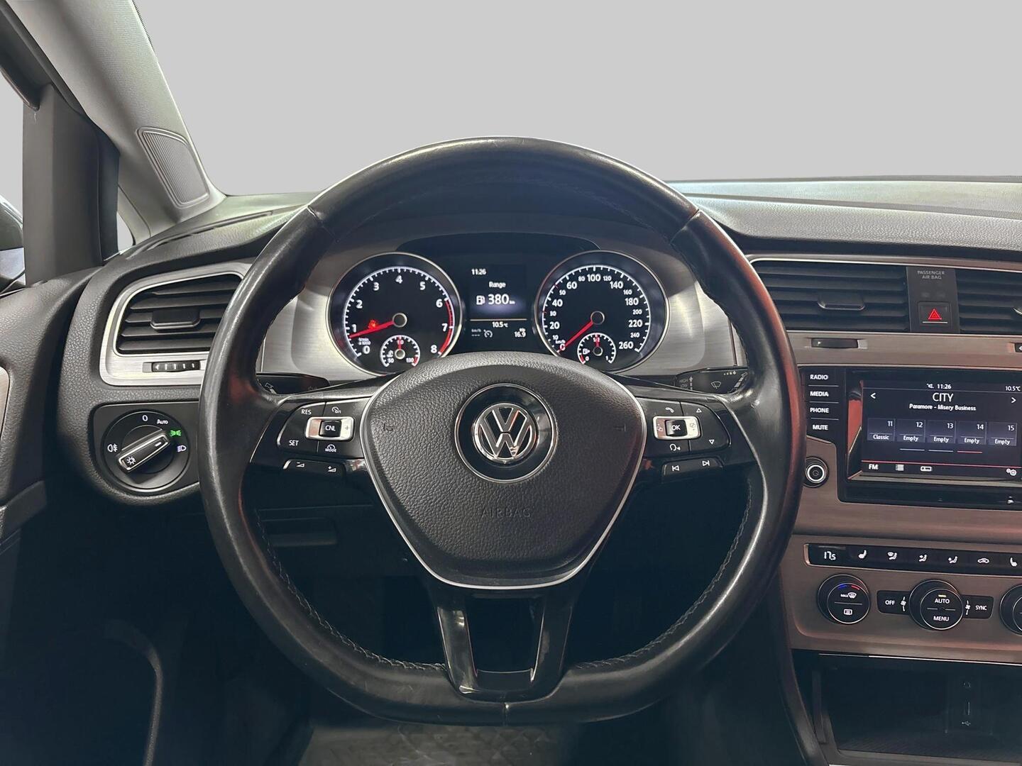VOLKSWAGEN Golf 2015