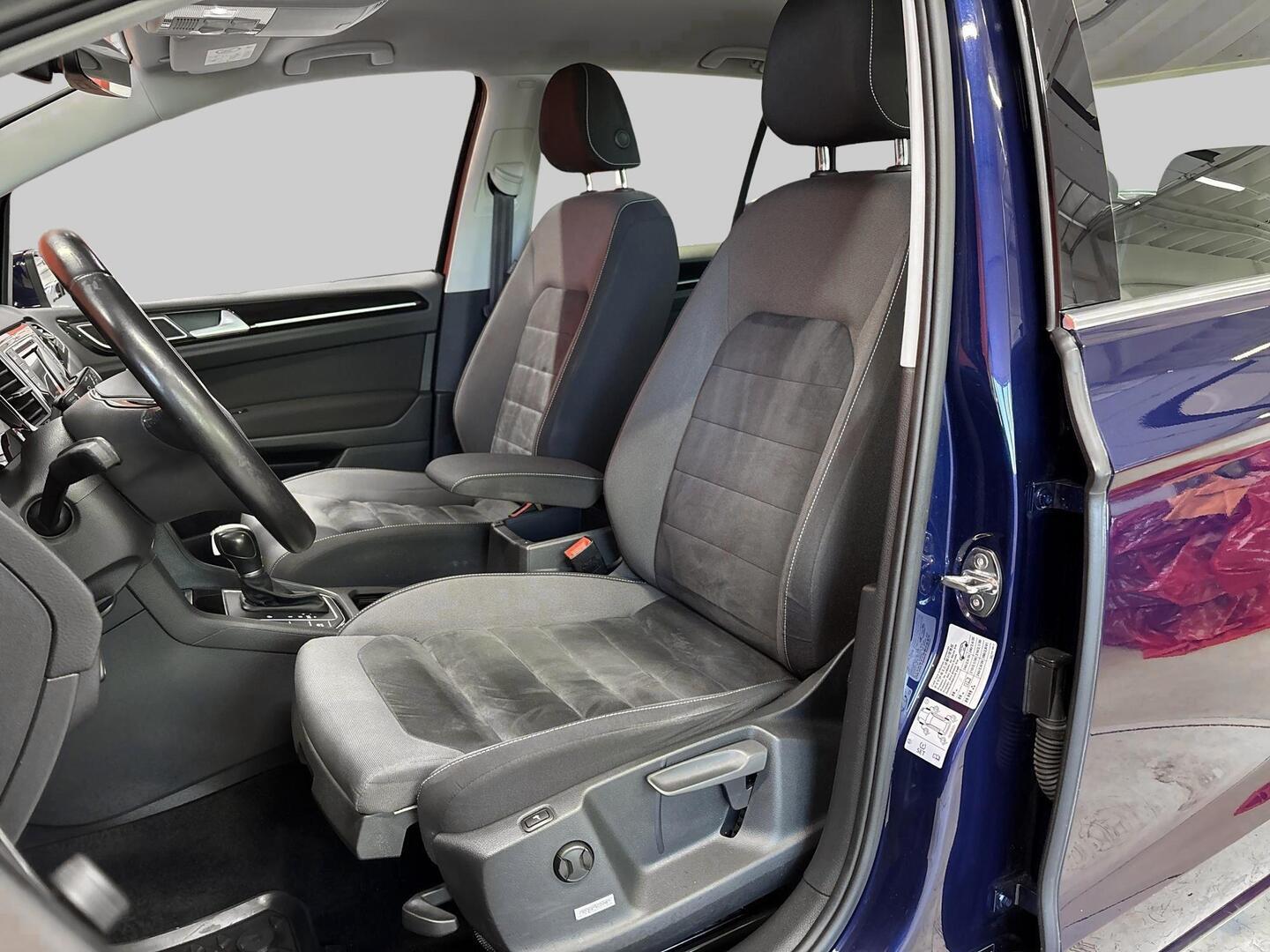 VOLKSWAGEN Golf Sportsvan 2017