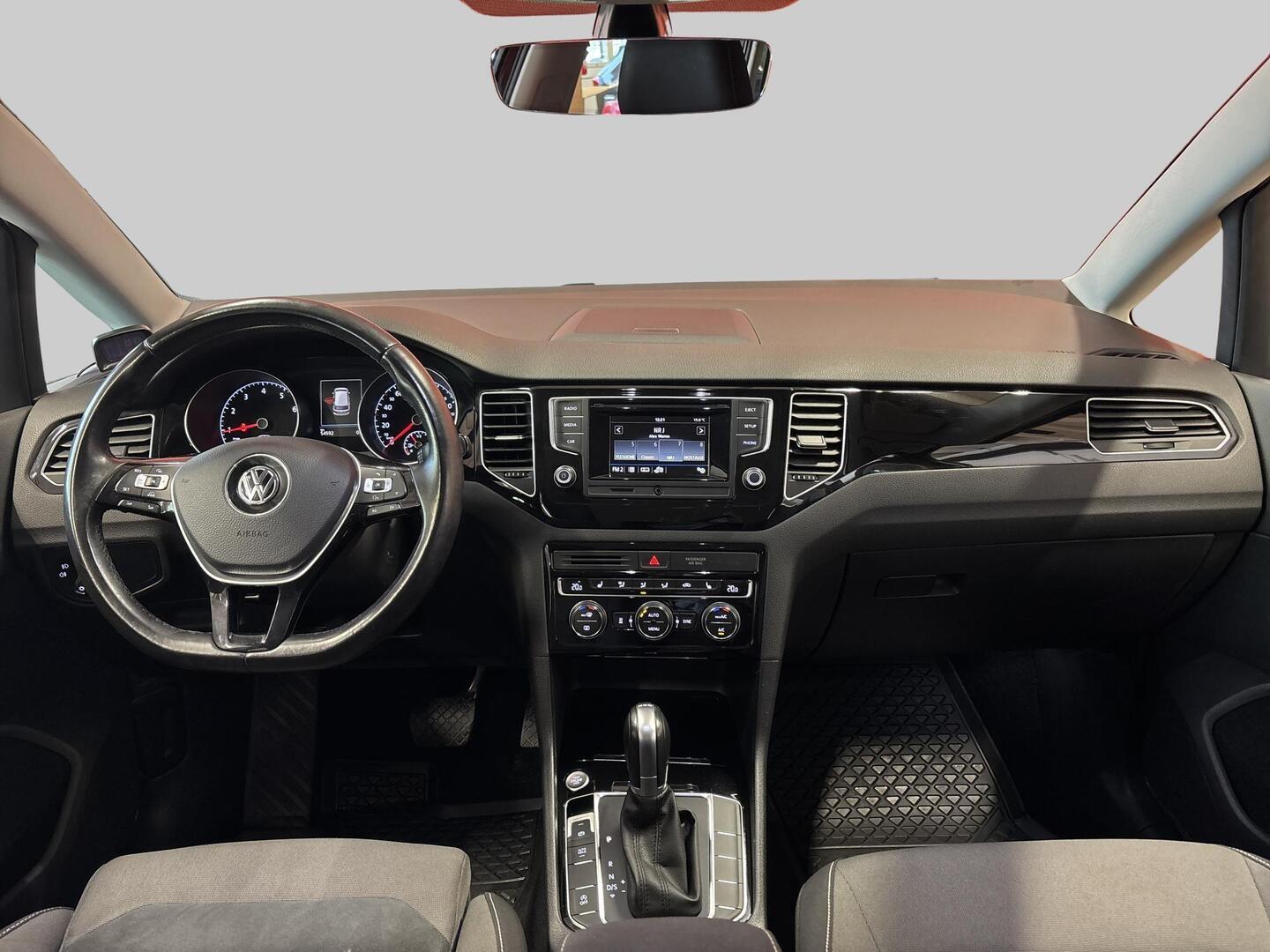 VOLKSWAGEN Golf Sportsvan 2017