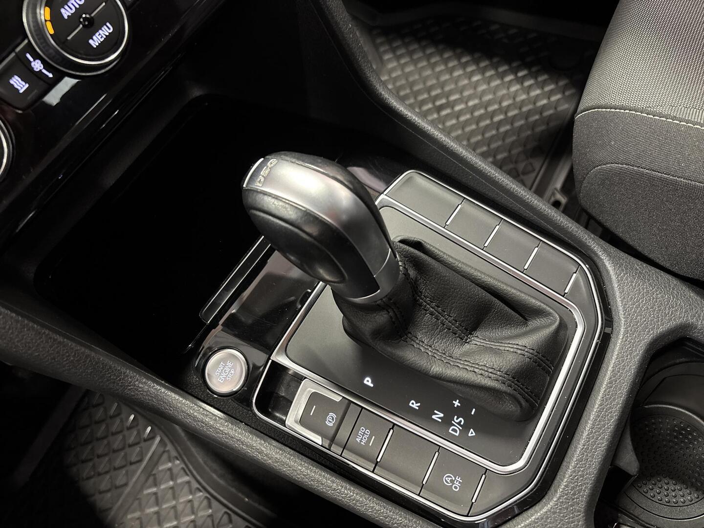 VOLKSWAGEN Golf Sportsvan 2017