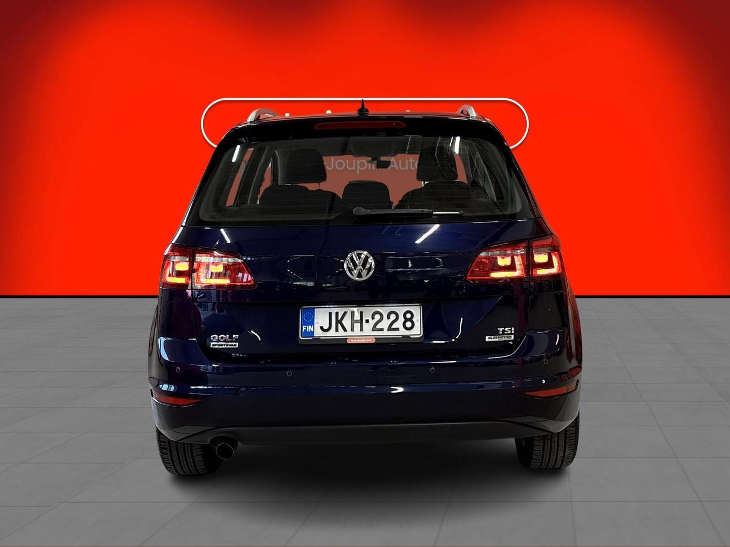 VOLKSWAGEN Golf Sportsvan 2017
