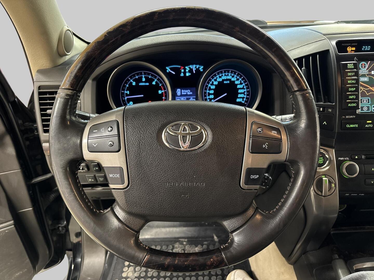 TOYOTA Land Cruiser V8 2008