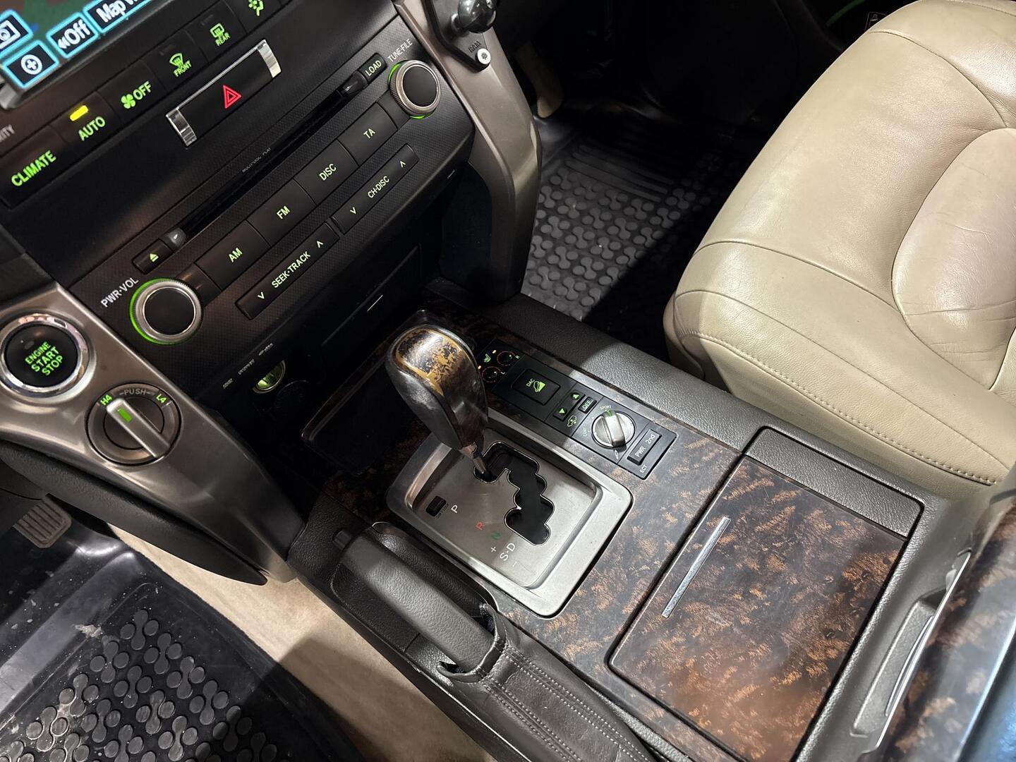 TOYOTA Land Cruiser V8 2008