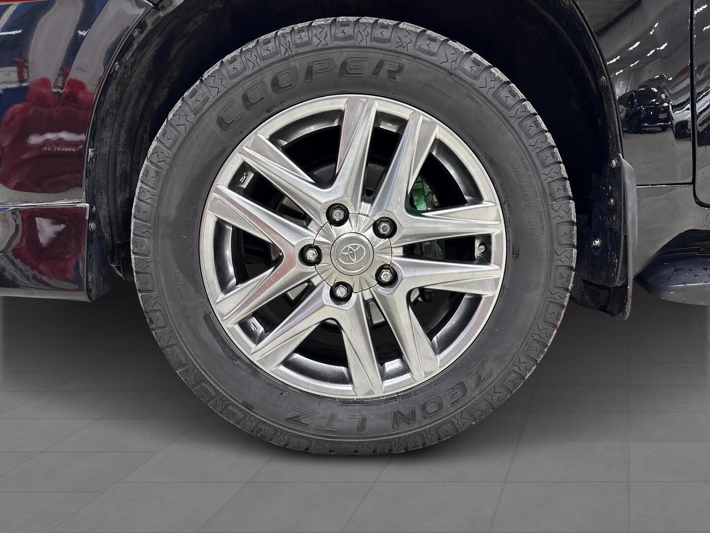 TOYOTA Land Cruiser V8 2008