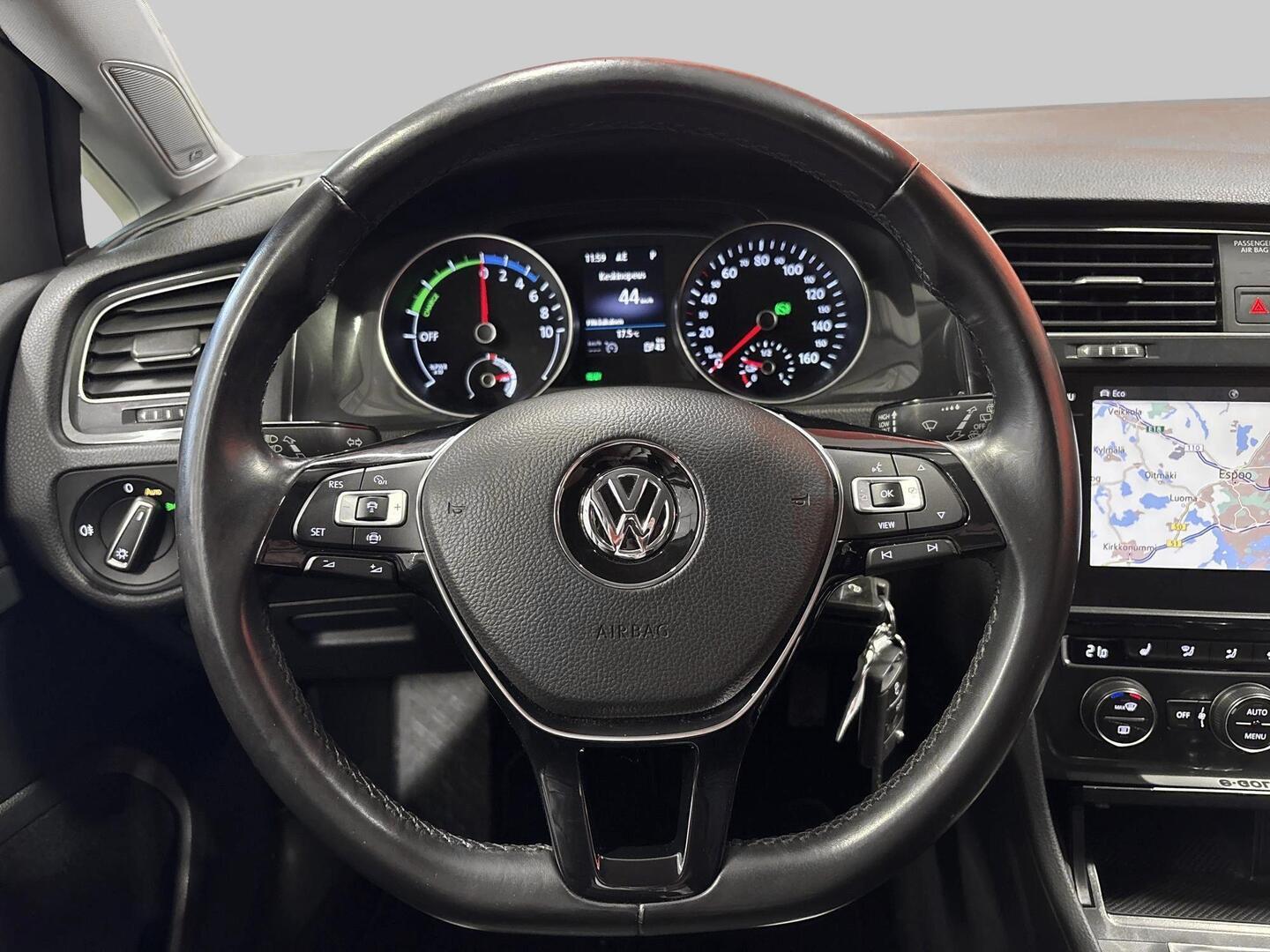 VOLKSWAGEN Golf 2018