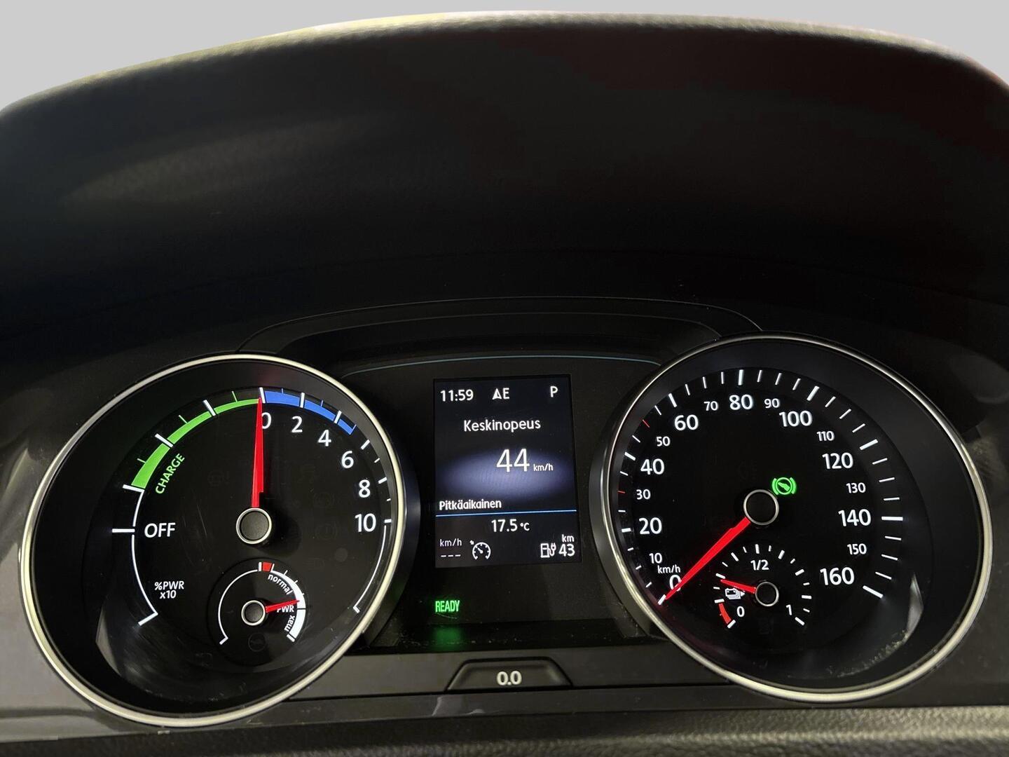 VOLKSWAGEN Golf 2018