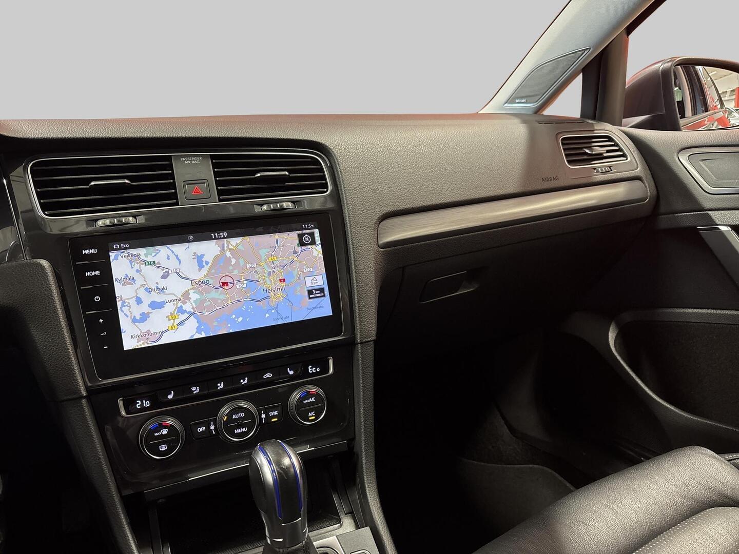 VOLKSWAGEN Golf 2018