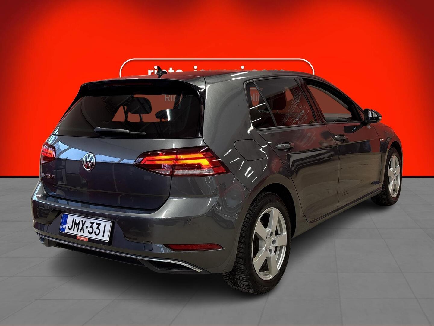 VOLKSWAGEN Golf 2018