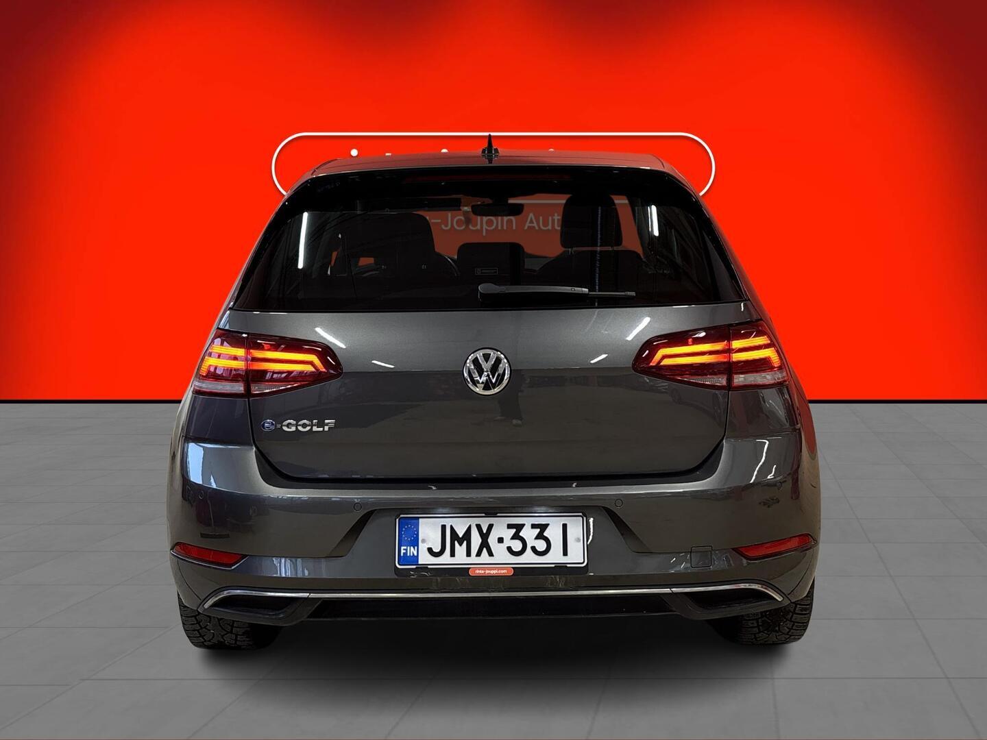 VOLKSWAGEN Golf 2018