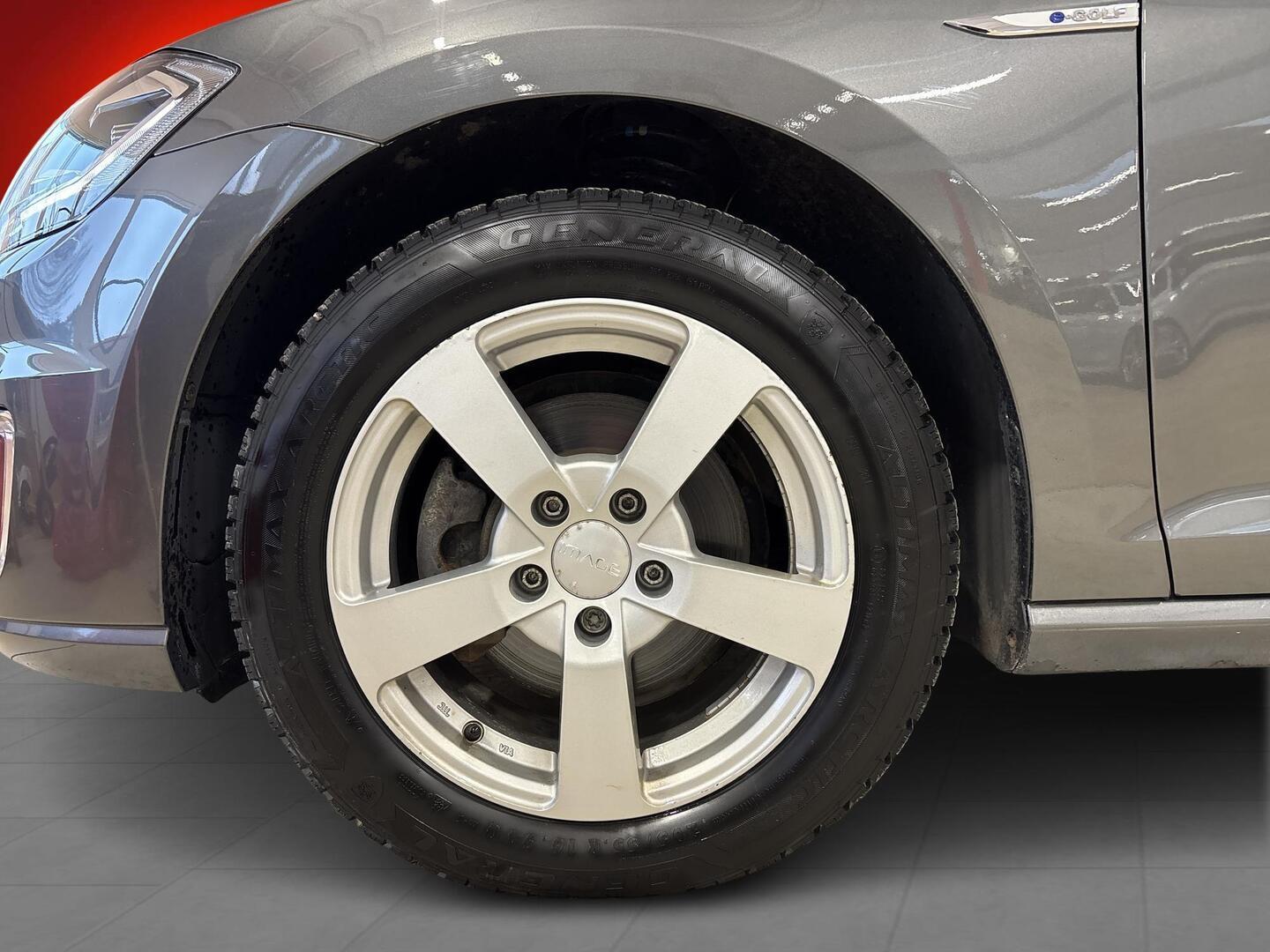 VOLKSWAGEN Golf 2018