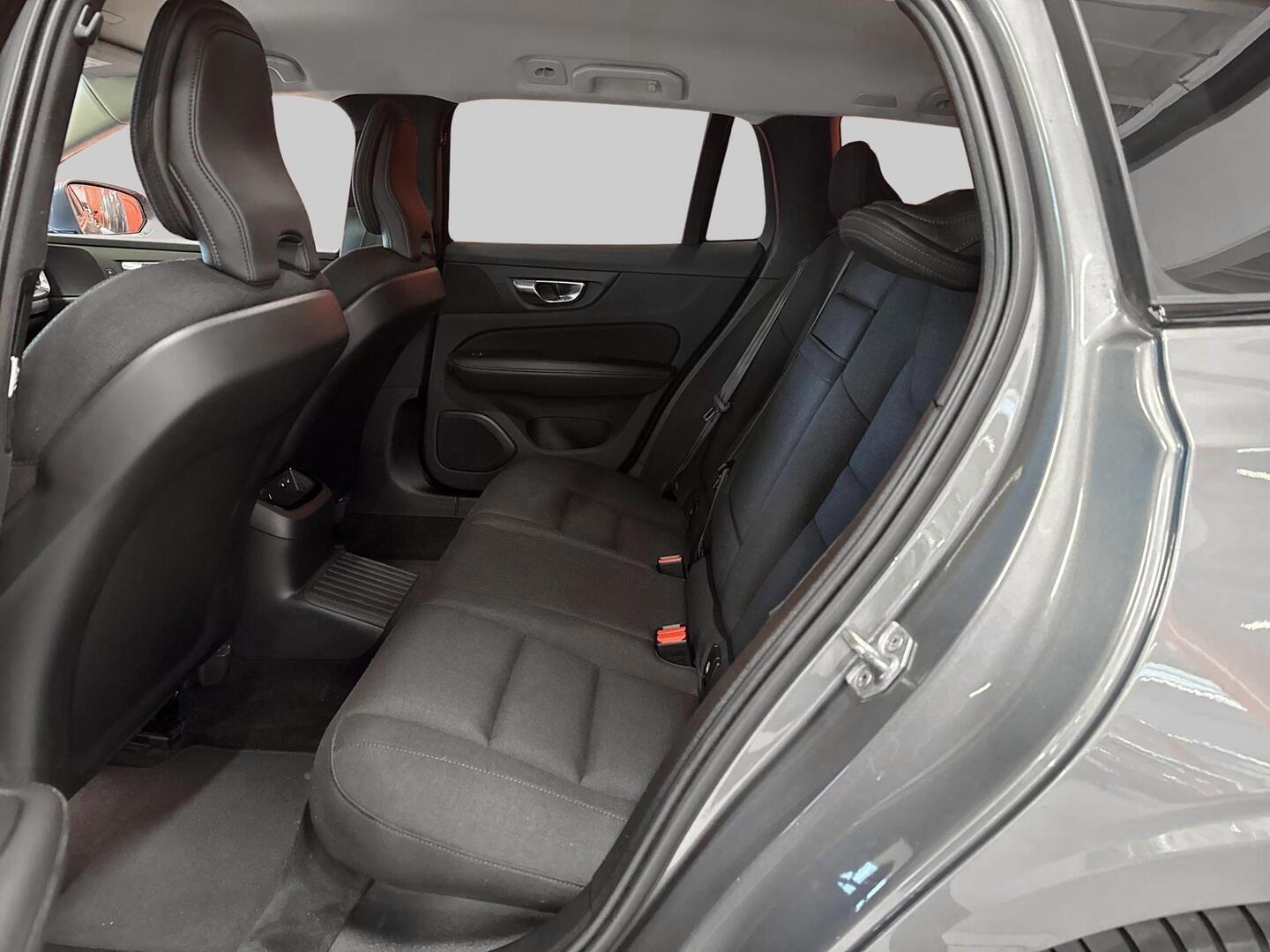 VOLVO V60 2020