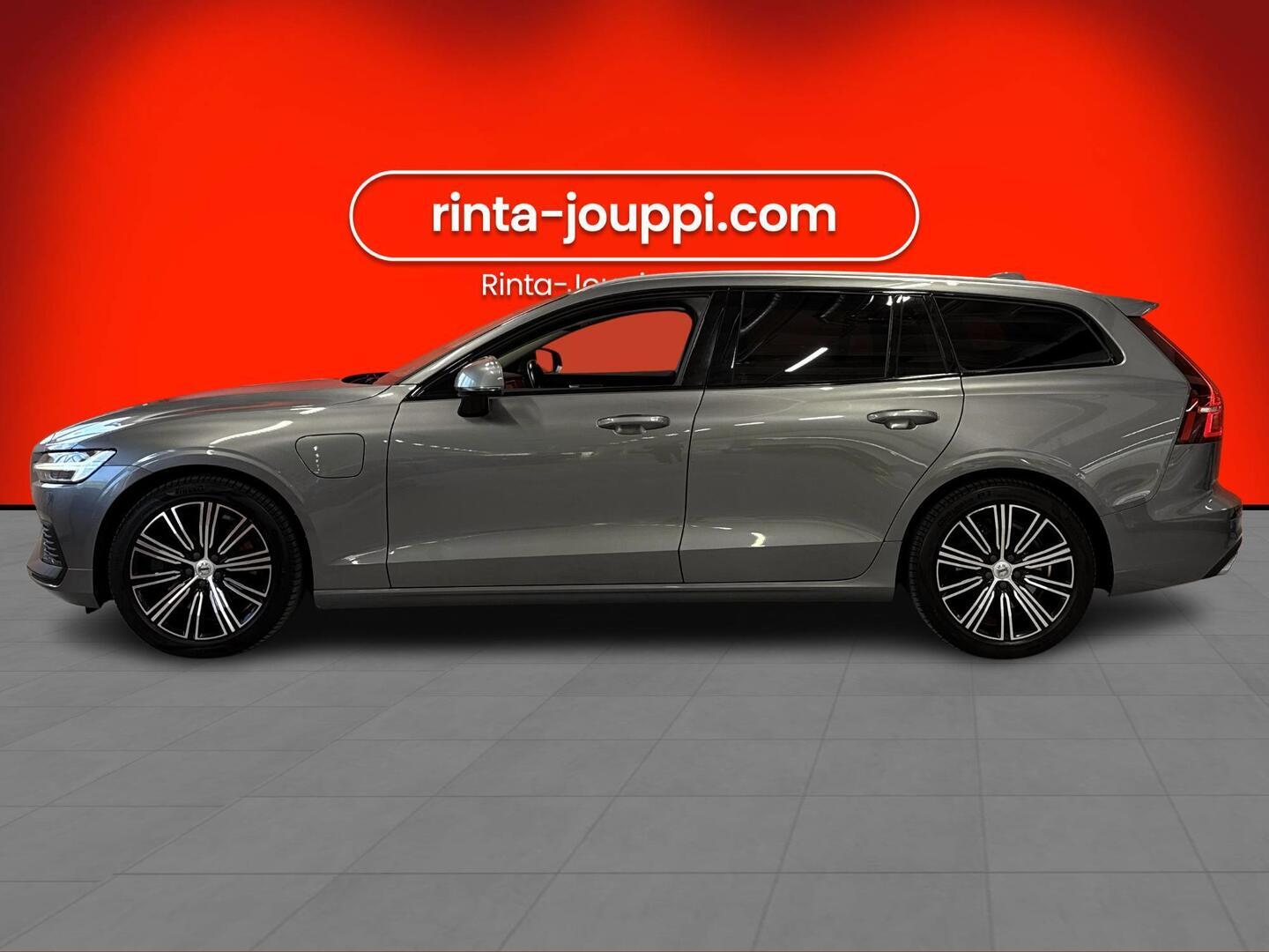 VOLVO V60 2020