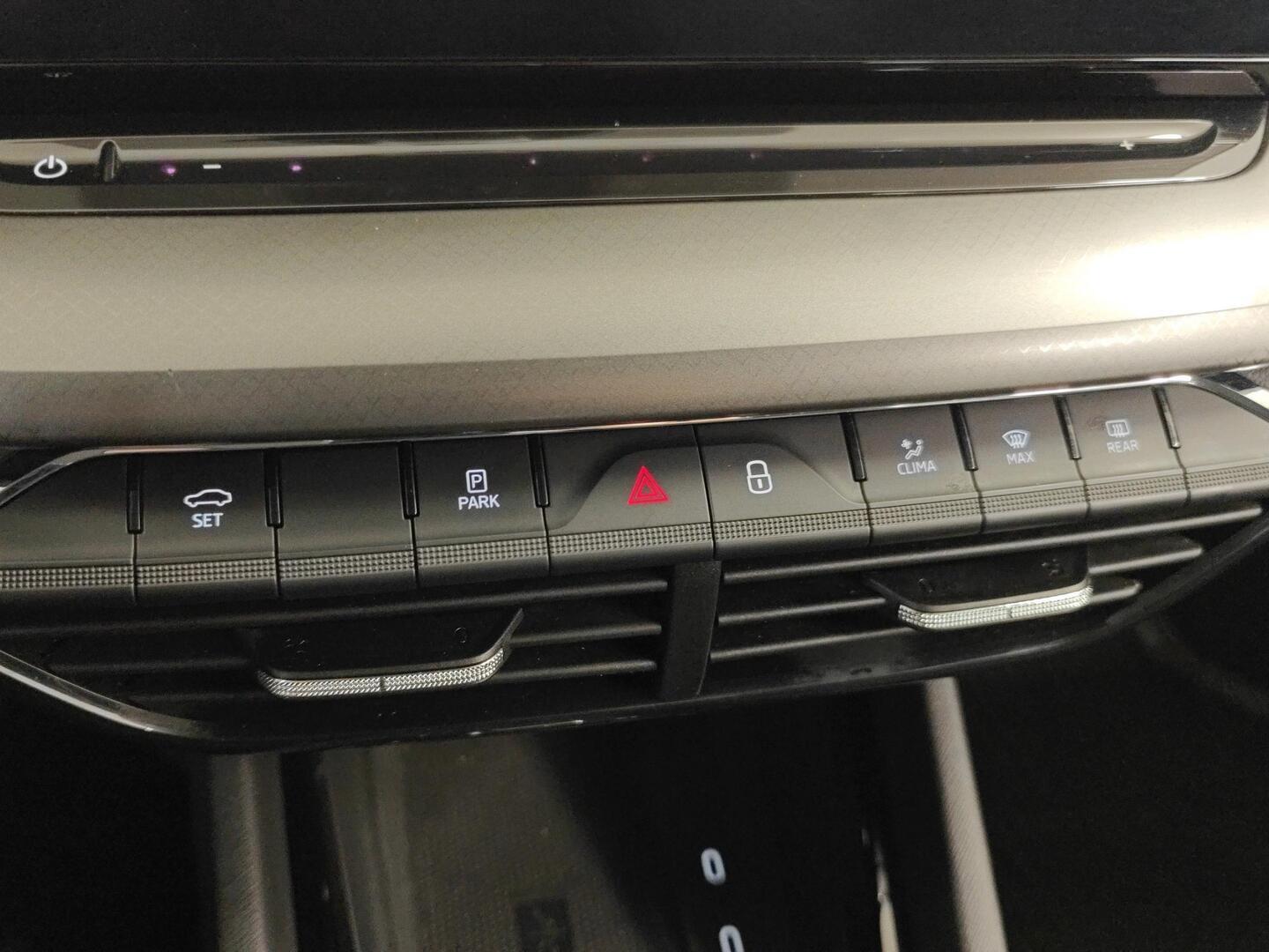 SKODA Octavia 2024