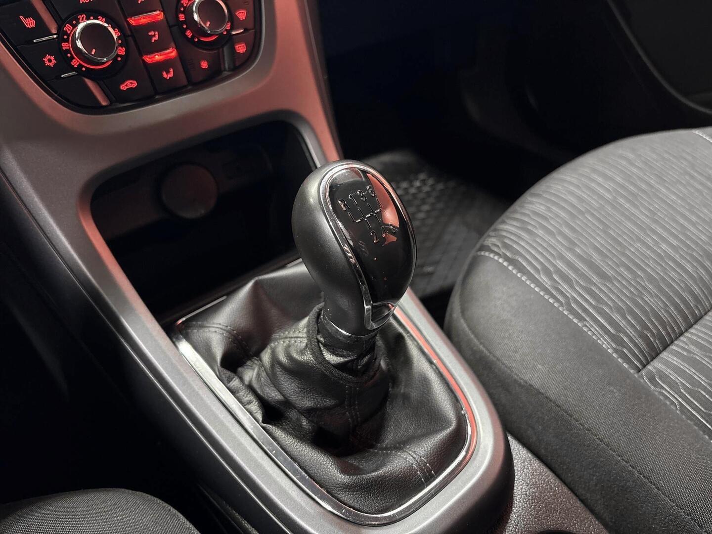 OPEL Astra 2013