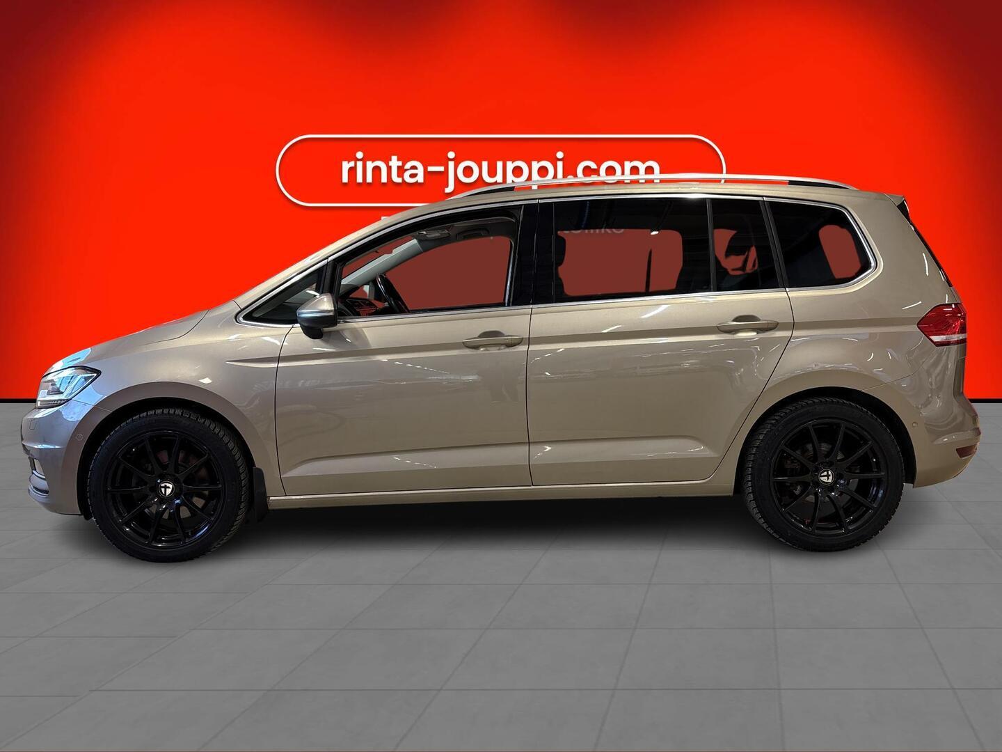 VOLKSWAGEN Touran 2016