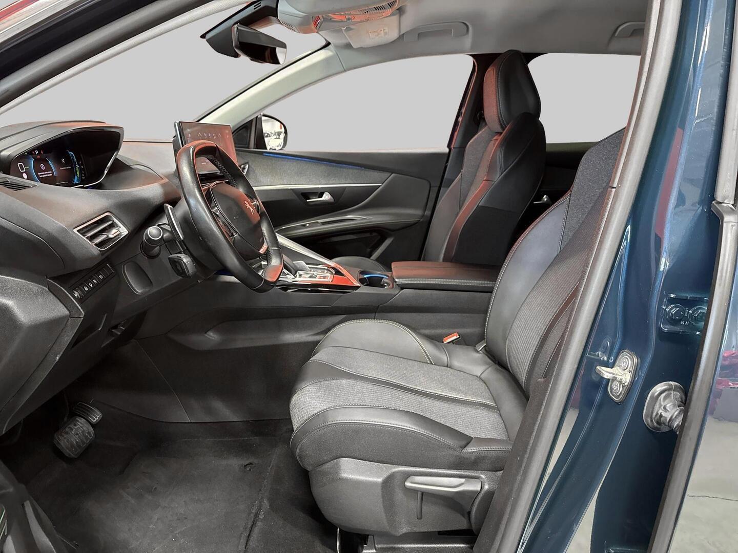PEUGEOT 3008 2021