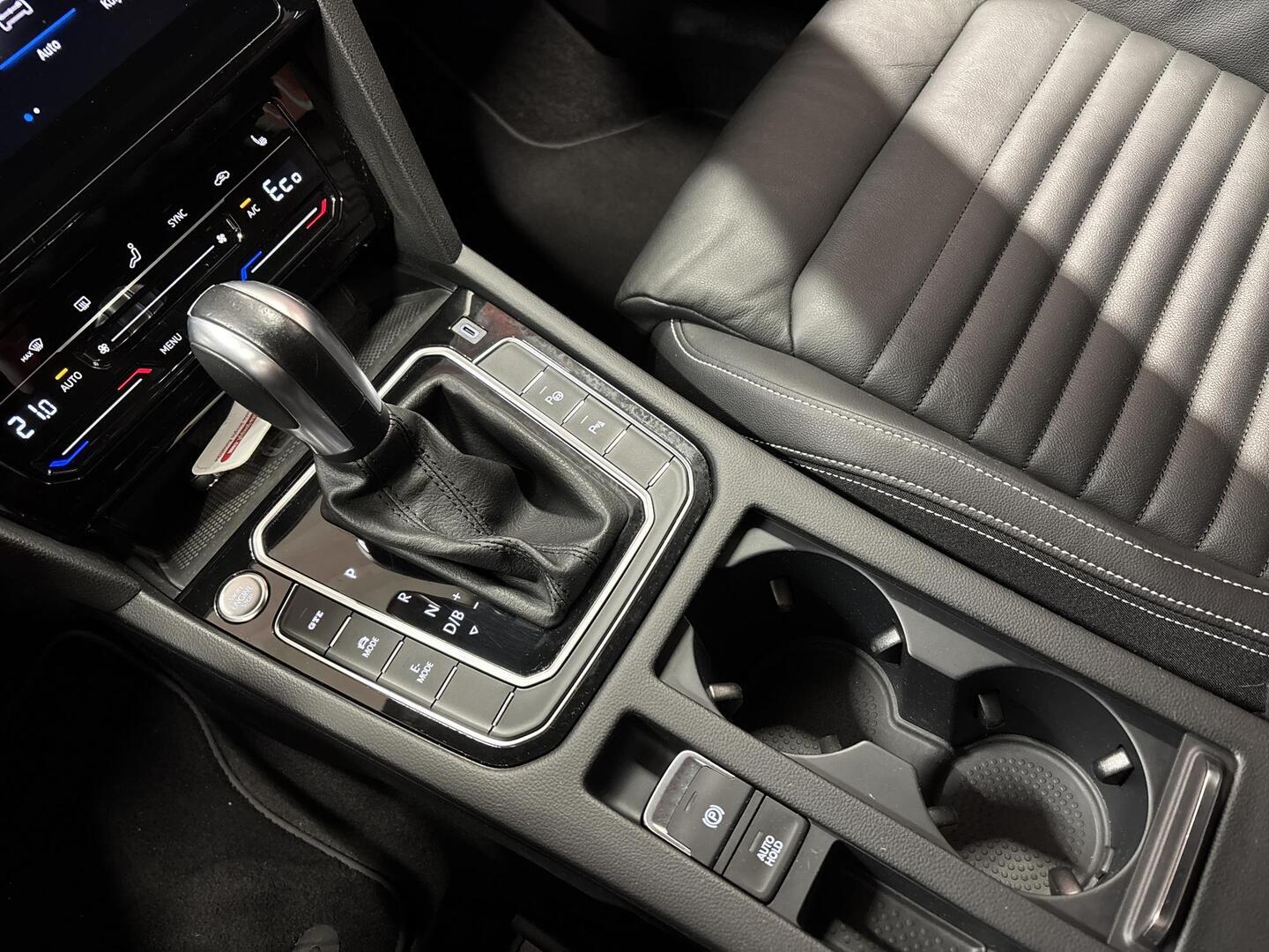 VOLKSWAGEN PASSAT 2021