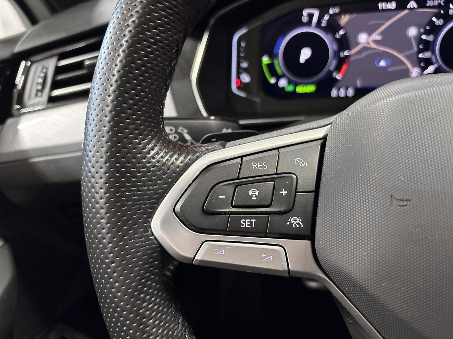 VOLKSWAGEN PASSAT 2021