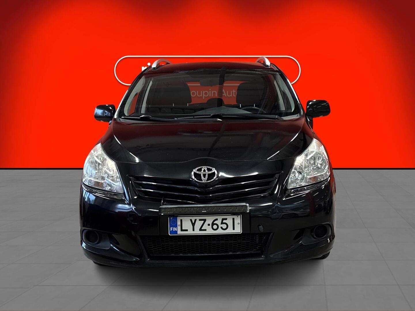 TOYOTA Verso 2010