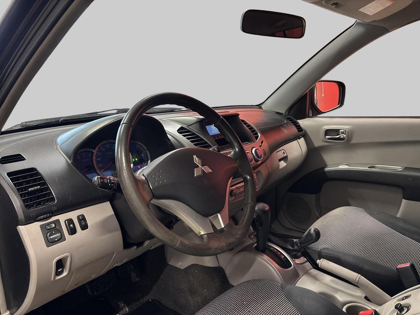 MITSUBISHI L200 2006