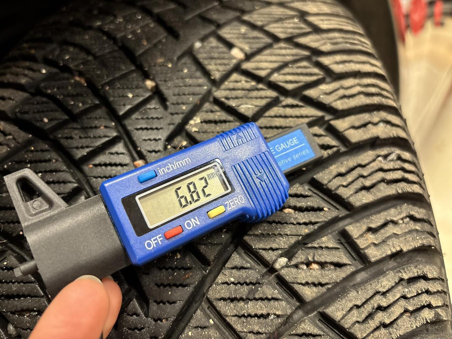 MERCEDES-BENZ E 2020