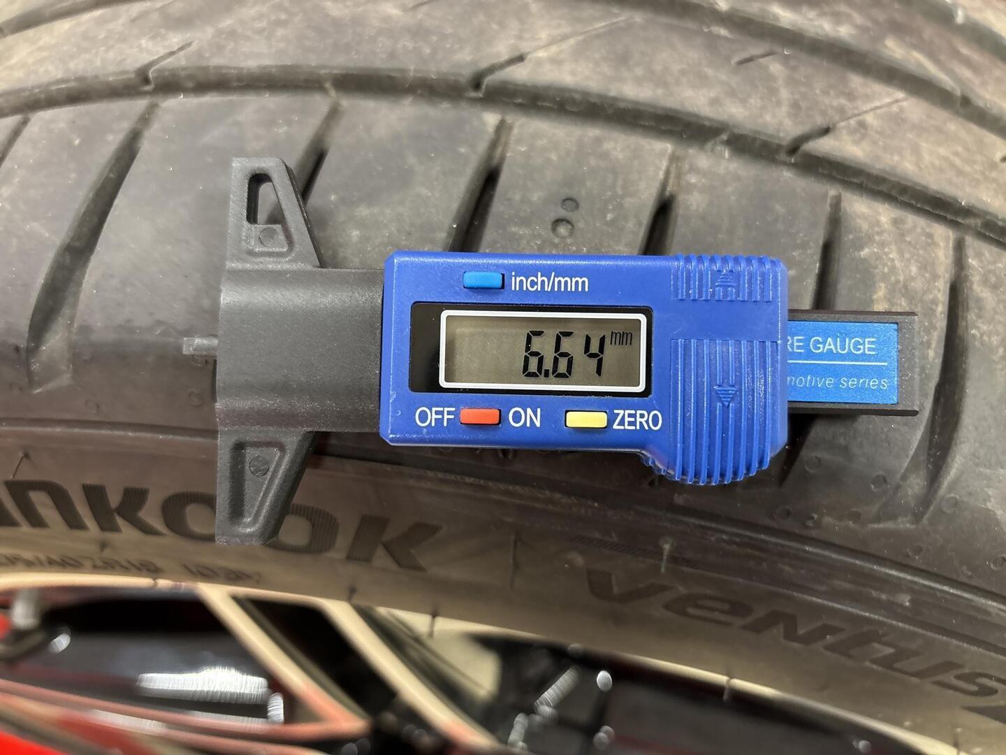 MERCEDES-BENZ E 2020