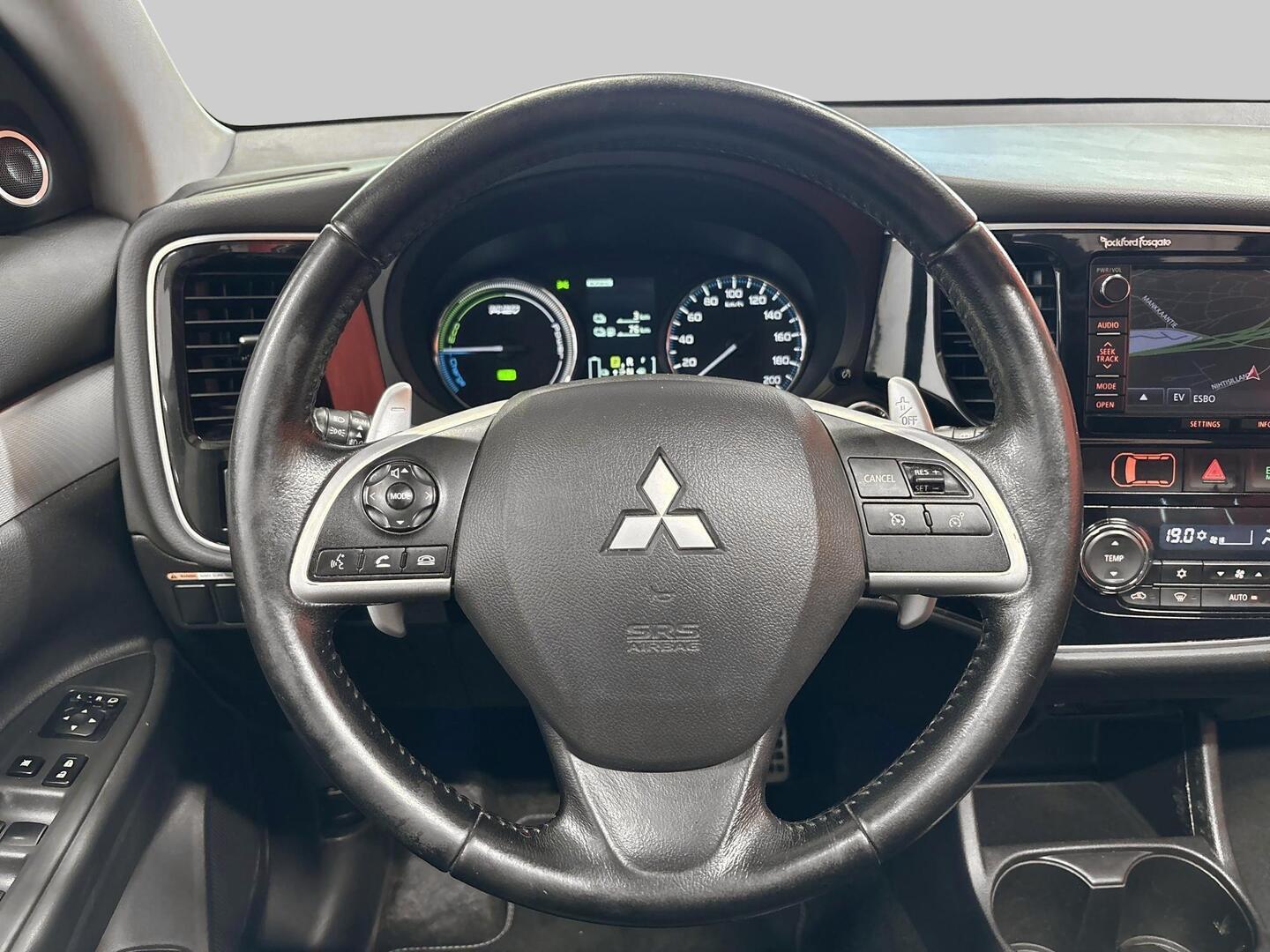 MITSUBISHI Outlander PHEV 2014