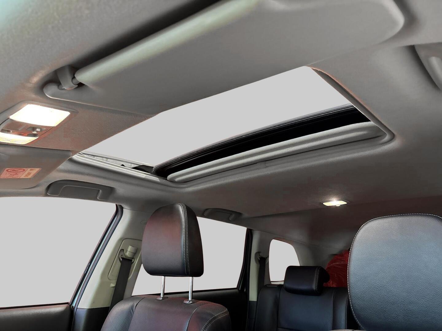 MITSUBISHI Outlander PHEV 2014