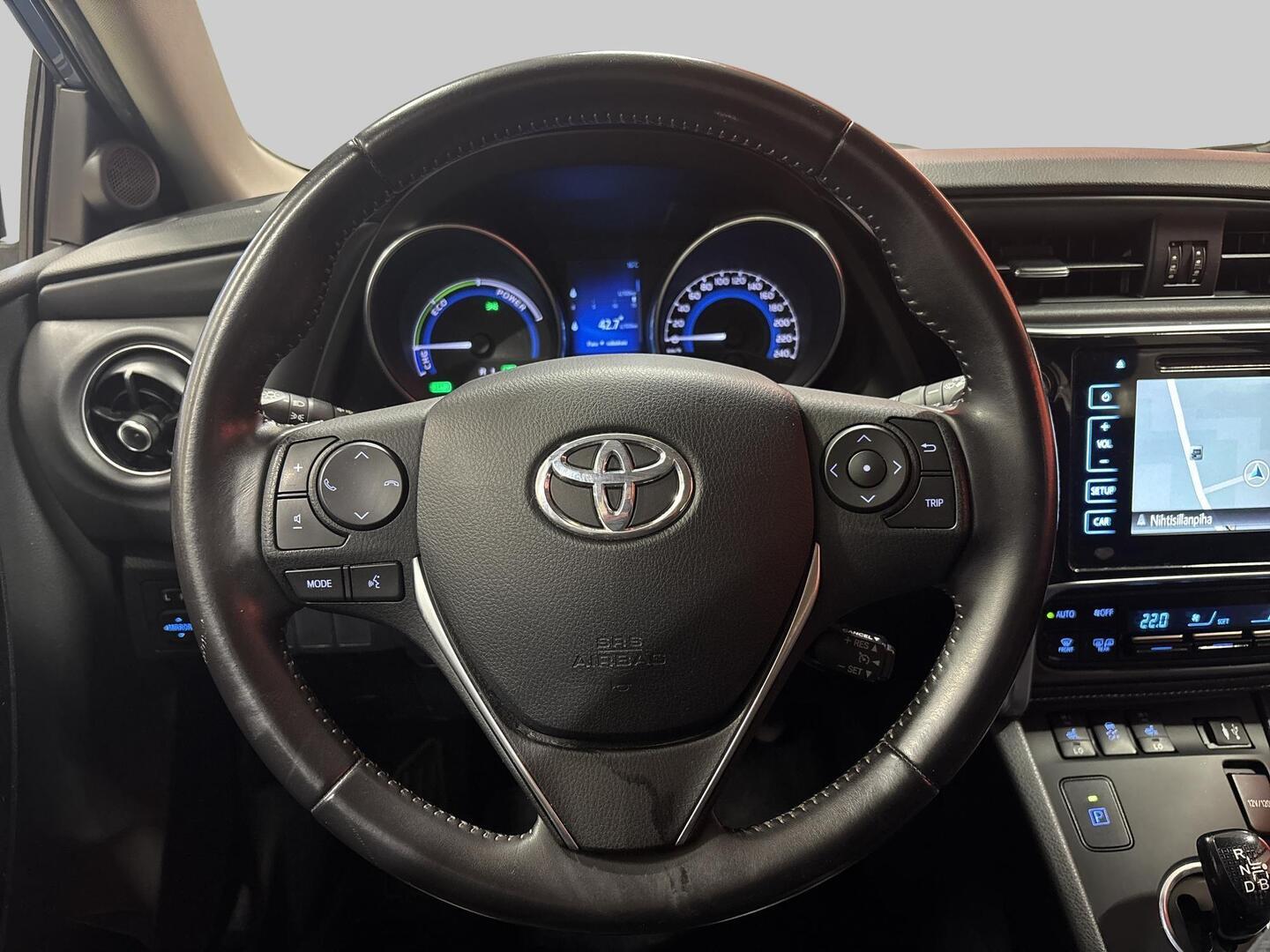 TOYOTA Auris 2016