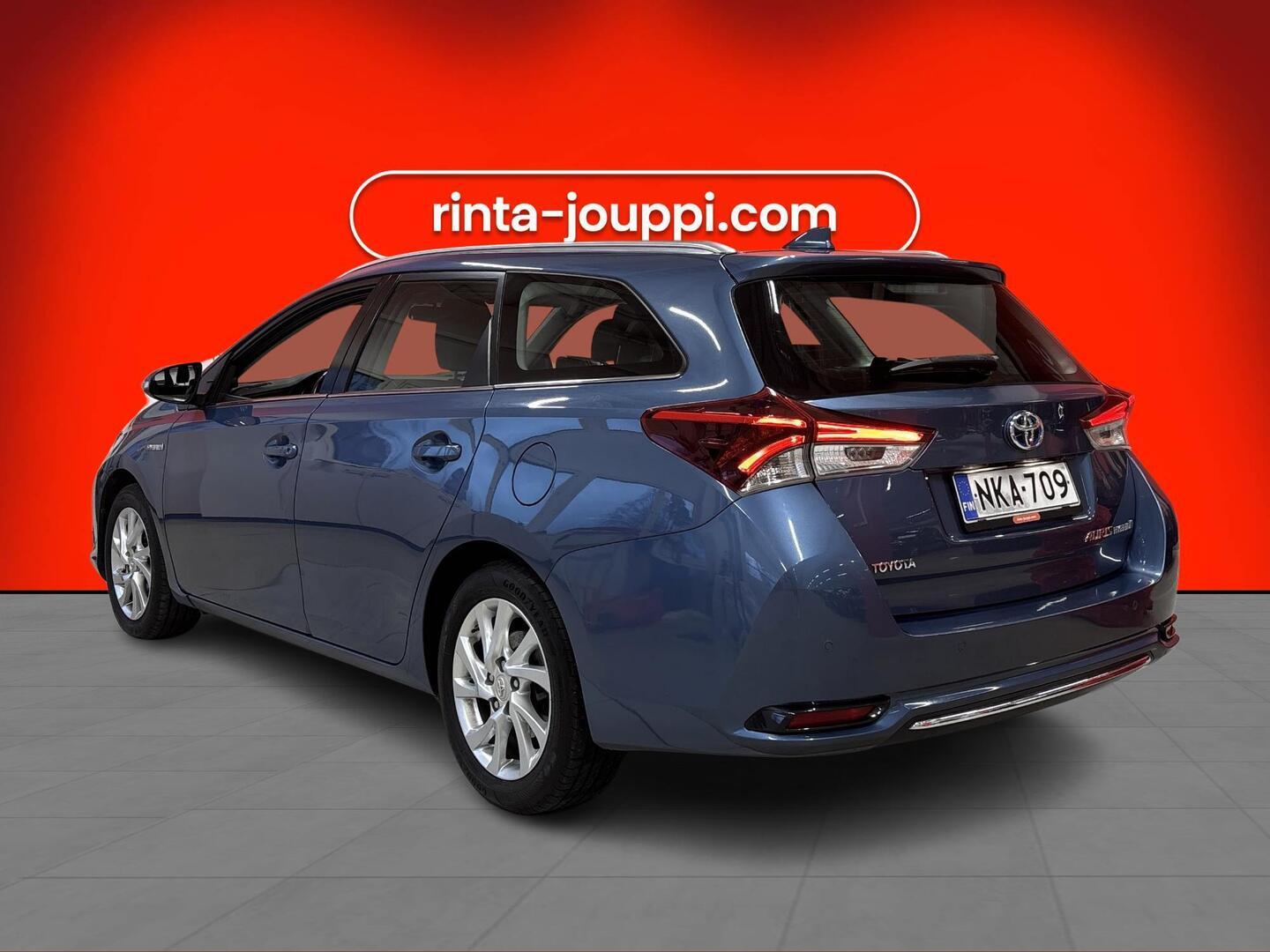TOYOTA Auris 2016