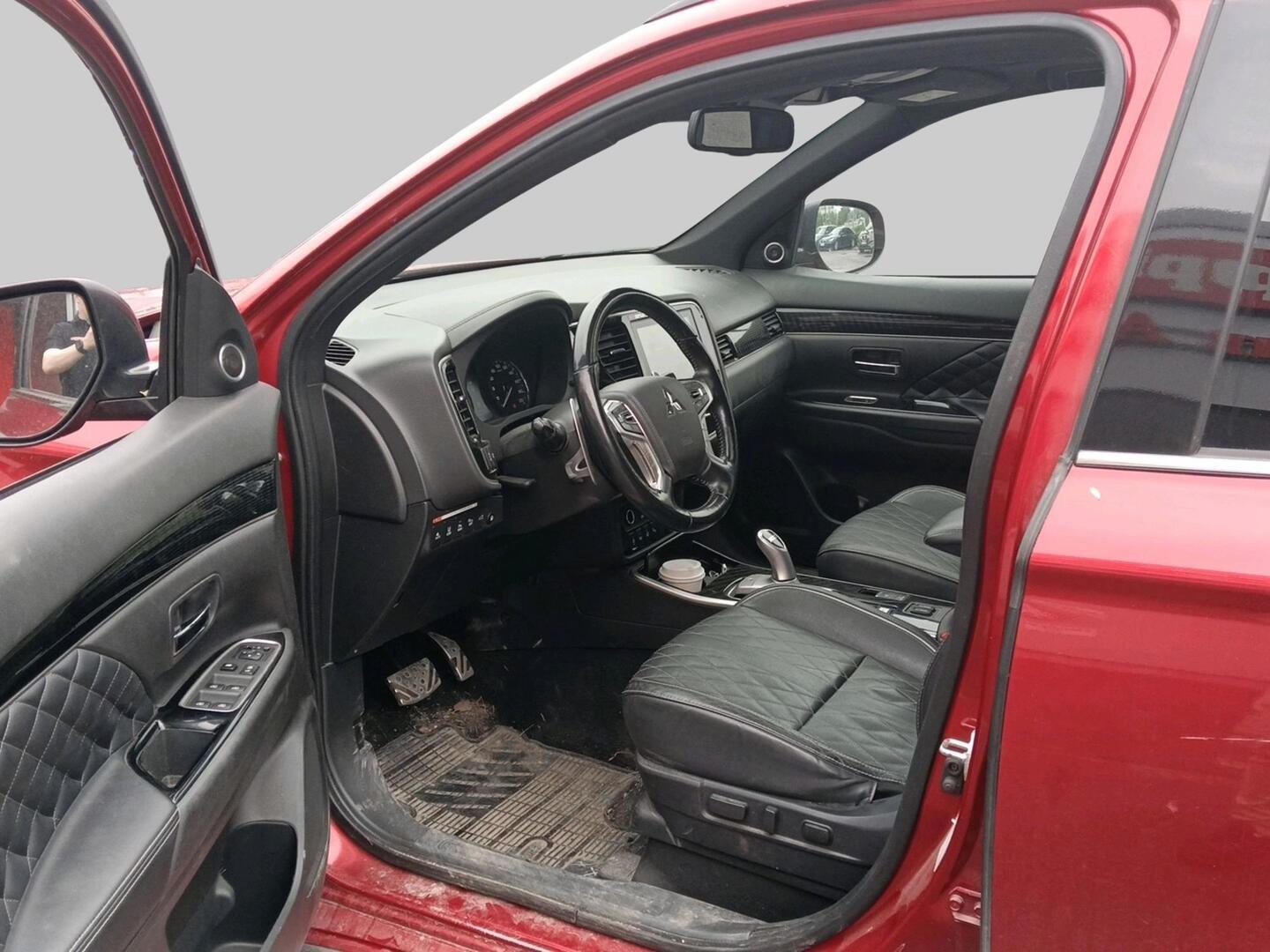 MITSUBISHI Outlander PHEV 2020