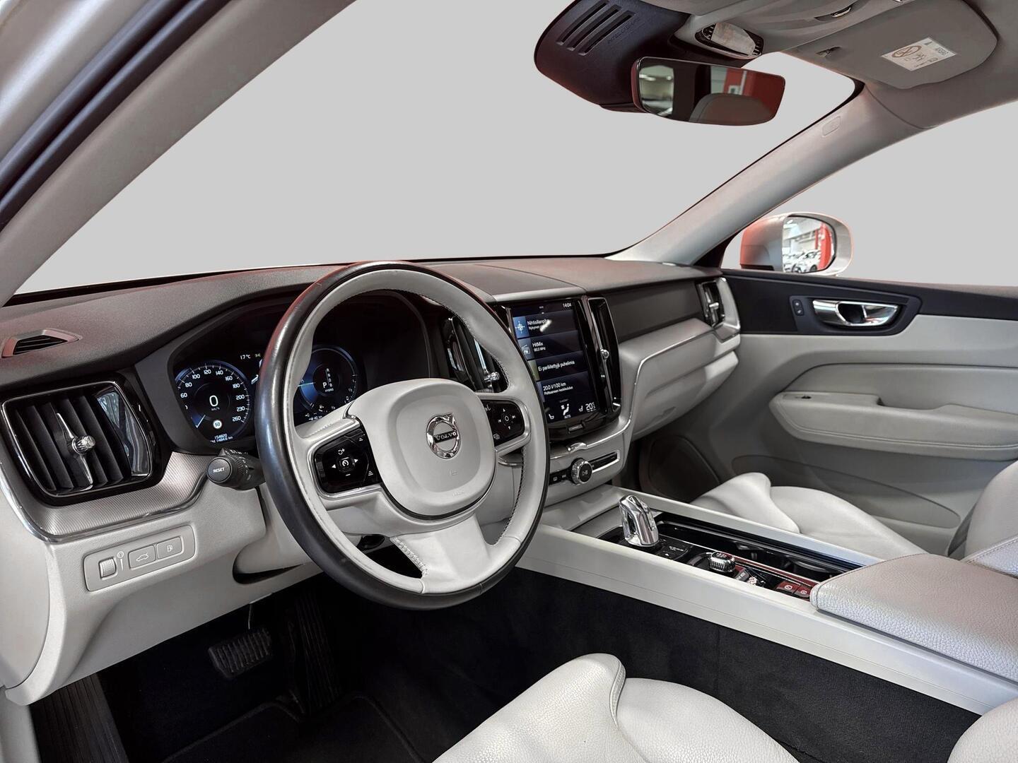 VOLVO XC60 2018
