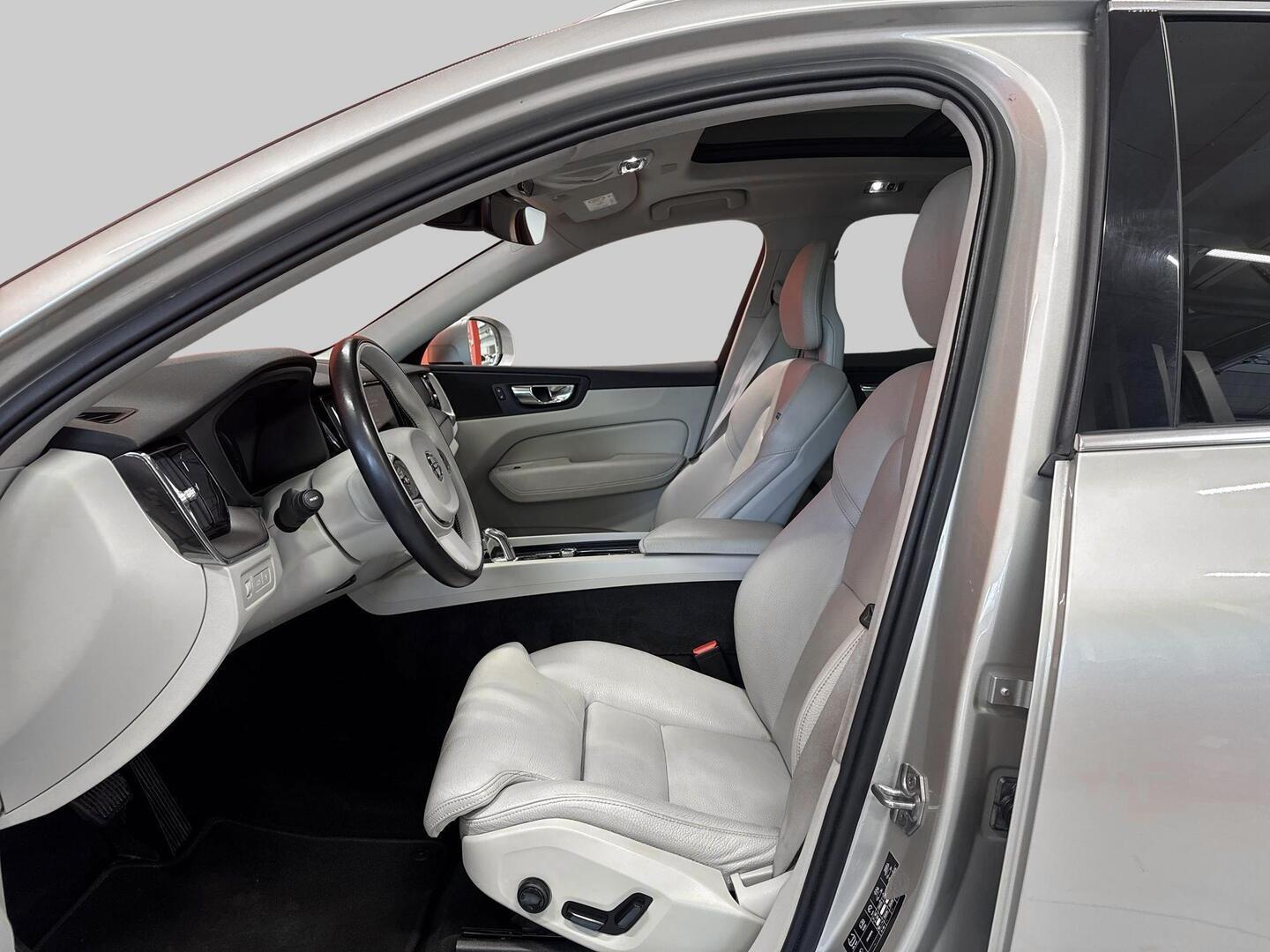VOLVO XC60 2018
