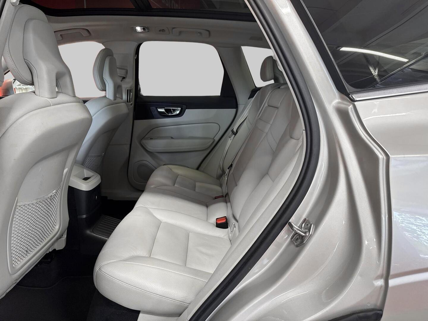 VOLVO XC60 2018